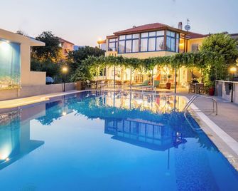 Thalassies - Limenaria - Piscina
