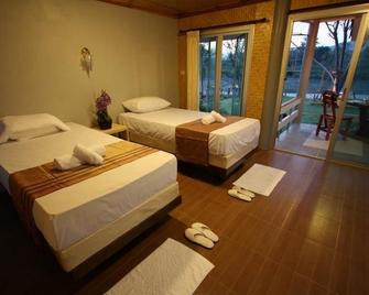 Lumphachi Lakehill - Suan Phueng - Habitación