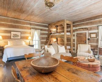The Cotton Gin Cabin at Green Frog Farm - Bells