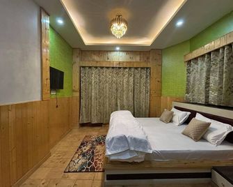 Nature Heaven Homestay - Shimla - Bedroom