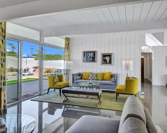 Live More! - Rare Wexler designed Sunmor Retreat! - Palm Springs - Sala de estar