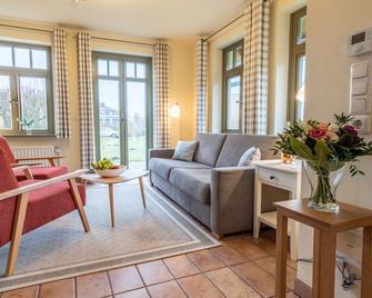 Ferienhaussiedlung Strandperlen Buchenhof 2c (Typ II) - Wustrow (Darss) - Living room