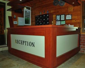 Aysu Tunc Hotel - Beldibi - Receptionist