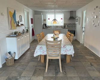 Sov Godt i Arnborg Bed & Breakfast - Herning - Sala pranzo
