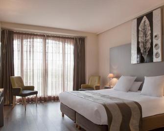 The Originals le Bristol*** Strasbourg Centre-Gare - Strasbourg - Bedroom