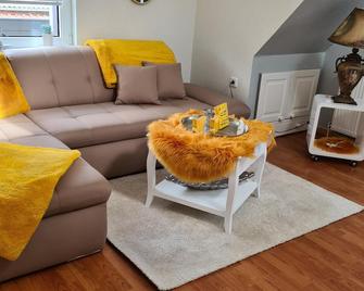 Neu! Ferienstübchen Julian Zwei Mit Whirlpool - Greetsiel - Wohnzimmer