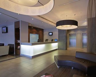Mantra Hindmarsh Square Adelaide - Adelaide - Front desk