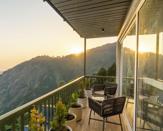 The English Country House - Mussoorie - Balkon
