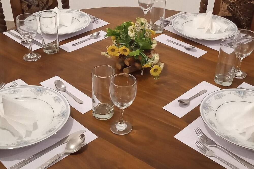 Siroy Lily - גאלה - חדר אוכל