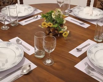 Siroy Lily - גאלה - חדר אוכל