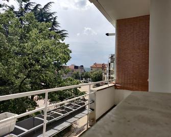 White Apartment - Kazanlak - Balkon