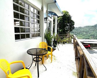 Wonderful 2-bedroom cottage with AC in charming Ceiba. Minutes from the Ferry. - Ceiba - Balcón