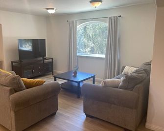 Peaceful Gold Country Studio Near Yosemite & Black Oak Casino - Tuolumne - Sala de estar