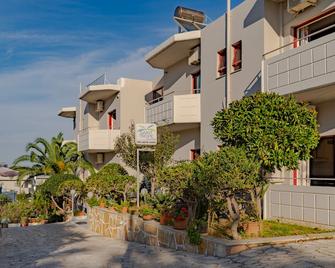 Saint-Trope Studios - La Canea - Edificio