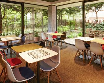 アイビス ロンドン スロック M25 - グレイズ - レストラン