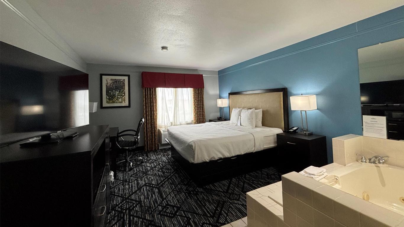 Baymont by Wyndham Litchfield