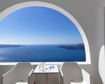 Lilium Hotel Santorini - Fira - Balcón