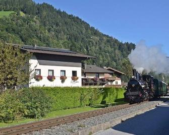 Gästehaus Bleiweis-Zehentner - Zell am See - Building