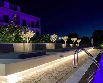 Ccb Bruskos Hotel - Agios Georgios - Pool