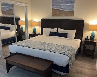 Summer Sands - 306 by Sea Scape Properties - Wrightsville Beach - Bedroom