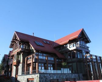 Beautiful Condo in a Great Location, Oceanfront Complex - OE - Ucluelet - Gebäude