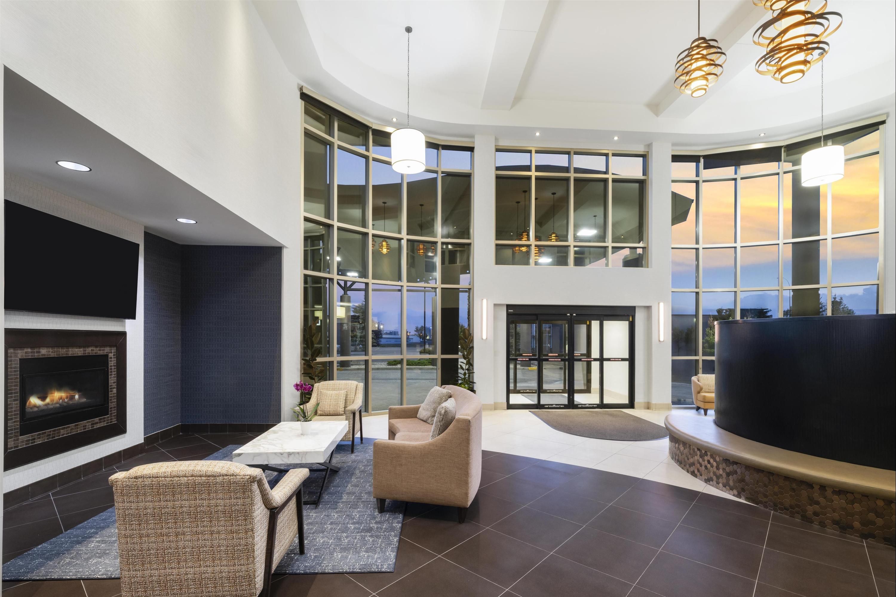 Best Western Premier Freeport Inn Calgary Airport - קלגרי - לובי