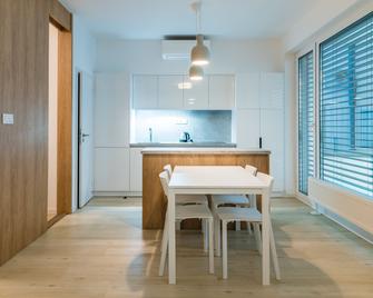 City Castle Apartments Free Parking - Bratislava - Sala pranzo