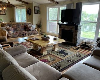 Burczyk's Lake House - Oxford - Sala de estar