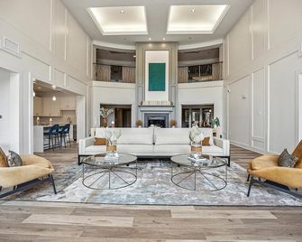 Landing Weston Lakeside Apartments - Cary - Living room