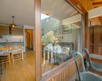 Résidence La Verte 23 ski in ski out - Happy Rentals - Chamonix - Dining room