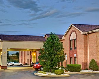 Days Inn & Suites by Wyndham Louisville SW - Louisville - Edifício