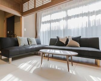 Playsis Asakusa - Tokyo - Living room