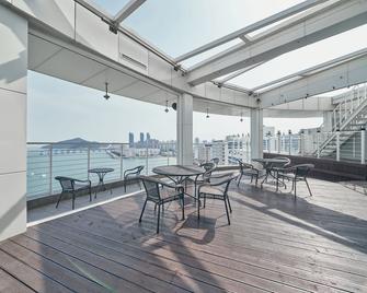 Hotel Aqua Palace - Busan - Balcony