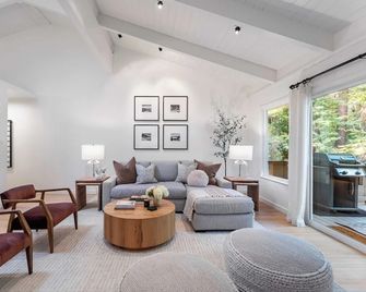 Tahoe Dreamin by Avantstay Central Location - Incline Village - Living room