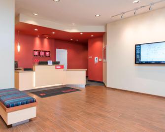 TownePlace Suites by Marriott Champaign Urbana/Campustown - Champaign - Resepsionis