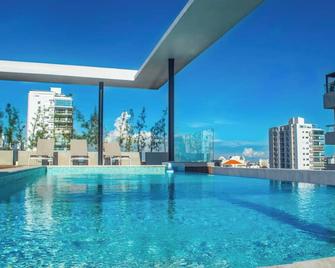 Luxury 1 Bdr , Rooftop Pool, Gym, In Downtown D2 - سانتو دومينغو - حوض السباحة
