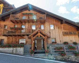 L'abri Des Amis - Courmayeur - Building