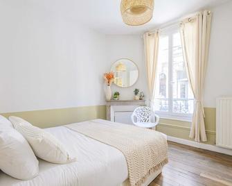 MM Suites Reims Centre Terasse - Reims - Schlafzimmer
