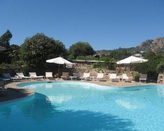 Hotel Valdiola - Porto Cervo - Piscina