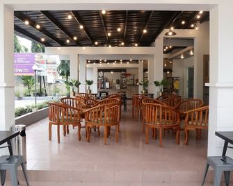 Plum Hotel Lading Banda Aceh - Banda Aceh - Restaurant