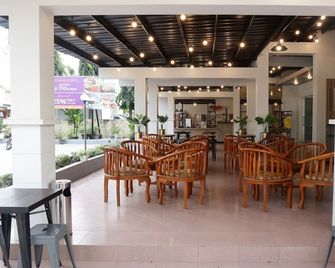 Plum Hotel Lading Banda Aceh - Banda Aceh - Restaurant