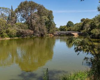 Busselton River Cottage with WiFi - Busselton - Outdoor view