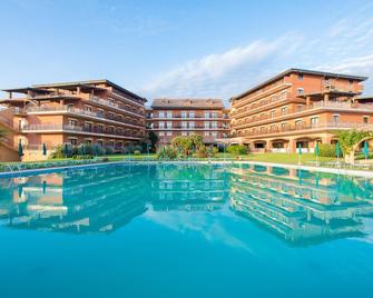 Resort Marina di Castello Golf & Spa - Castel Volturno - Басейн