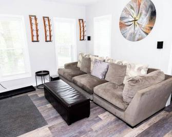Cozy Apartment in Watertown - Watertown