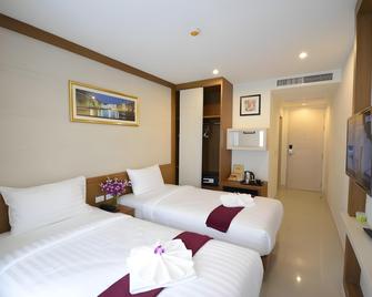 The Patong Center Hotel - Kathu - Schlafzimmer