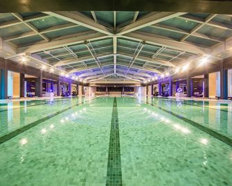 New World Shenyang Hotel - Shenyang - Pool