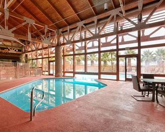 Budget-Friendly property! Free Parking, Free Breakfast, Near St George Temple - Saint George - Pool