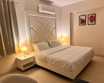 Celesto Luxury Residences Unit of Chpl - Thrissur - Schlafzimmer