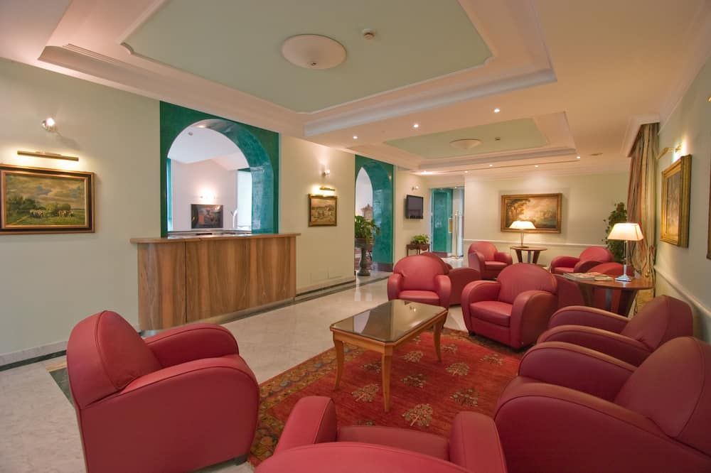 أتينيو جاردن بالاس