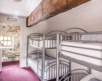 Old Mill Holiday Hostel - Westport - Schlafzimmer
